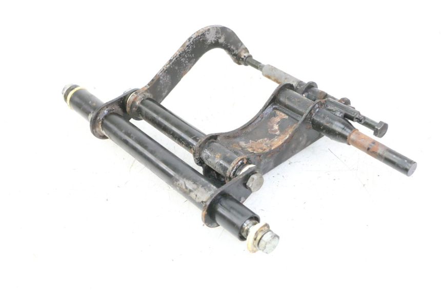 photo de ENGINE MOUNT PIAGGIO VESPA GRANTURISMO 200 (2004 - 2005) - Alternative perspective