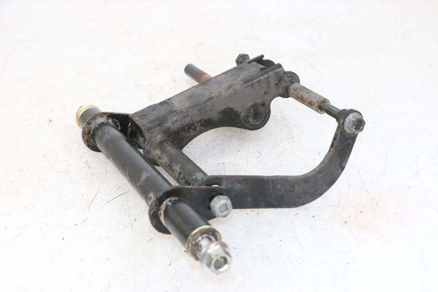 photo de ENGINE MOUNT PIAGGIO VESPA GRANTURISMO 200 (2004 - 2005) - Fixing points details