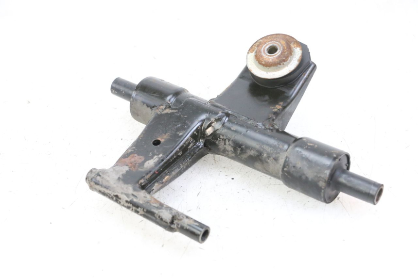 photo de ENGINE MOUNT PIAGGIO VESPA S 2T 50 (2007 - 2014) - Alternative perspective