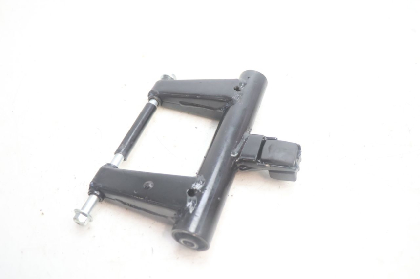 photo de ENGINE MOUNT JM MOTORS R-MAX TECH 50 (2024 - 2026) - Surface and material condition