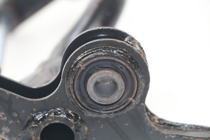 photo de ENGINE MOUNT DAELIM S3 125 (2010 - 2017) - Technical close-up