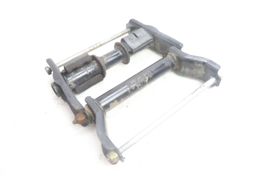 photo de ENGINE MOUNT PEUGEOT SATELIS 125 (2006 - 2009) - Alternative perspective