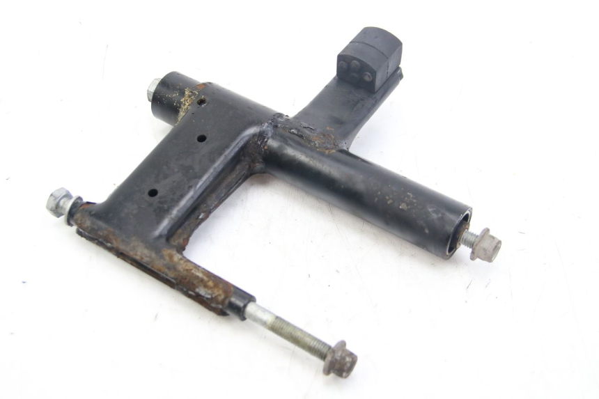 photo de ENGINE MOUNT APRILIA SCARABEO 4T 50 (2009 - 2017) - Alternative perspective