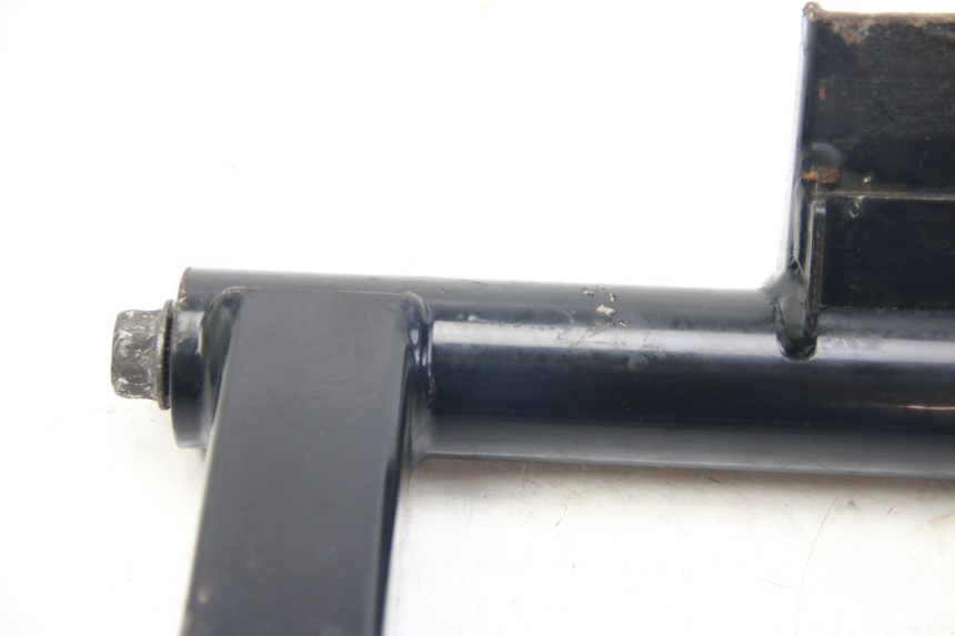 photo de ENGINE MOUNT SUZUKI SIXTEEN 125 (2008 - 2010) - Additional view of the item