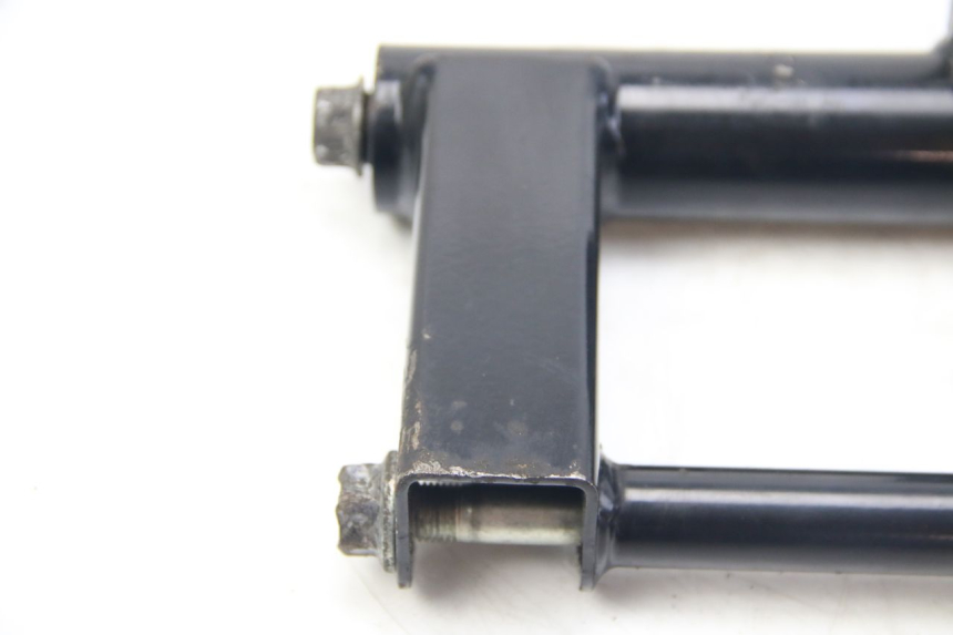 photo de ENGINE MOUNT SUZUKI SIXTEEN 125 (2008 - 2010) - Supplementary product photo
