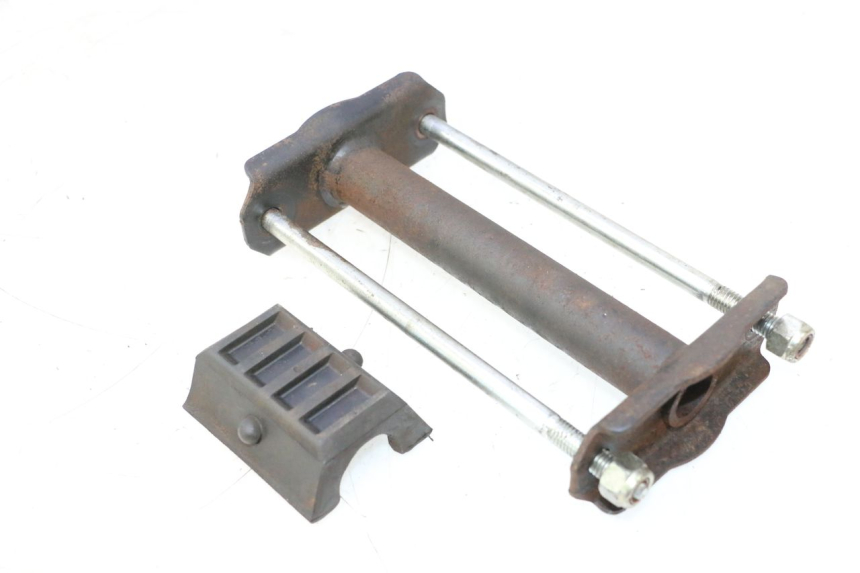 photo de ENGINE MOUNT PEUGEOT SPEEDFIGHT LC 50 (1996 - 2002) - Zoom on usage condition
