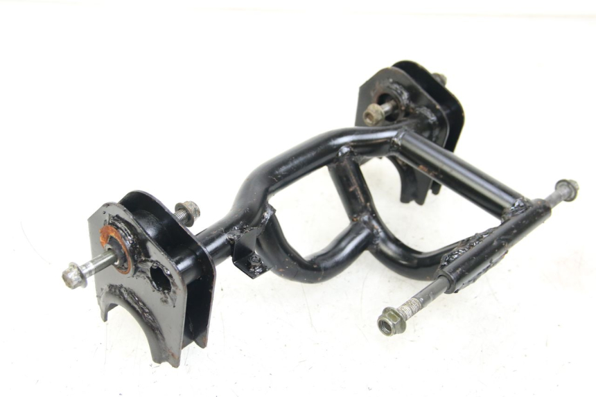 photo de ENGINE MOUNT RAZZO STEED 125 (2012 - 2018) - Component detail