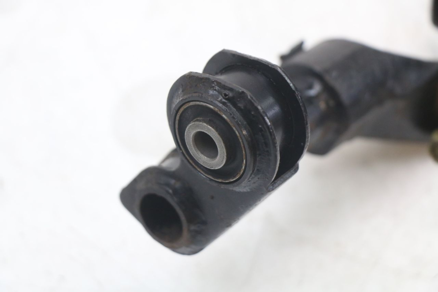 photo de ENGINE MOUNT KYMCO SUPER 8 125 (2008 - 2015) - Component detail