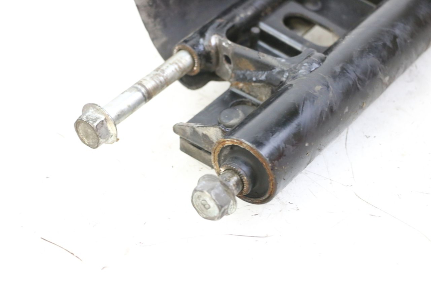 photo de ENGINE MOUNT SUZUKI BURGMAN 125 (2015 - 2017) - Alternative perspective