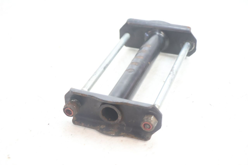 photo de ENGINE MOUNT PEUGEOT TREKKER 50 (1995 - 2004) - Alternative perspective