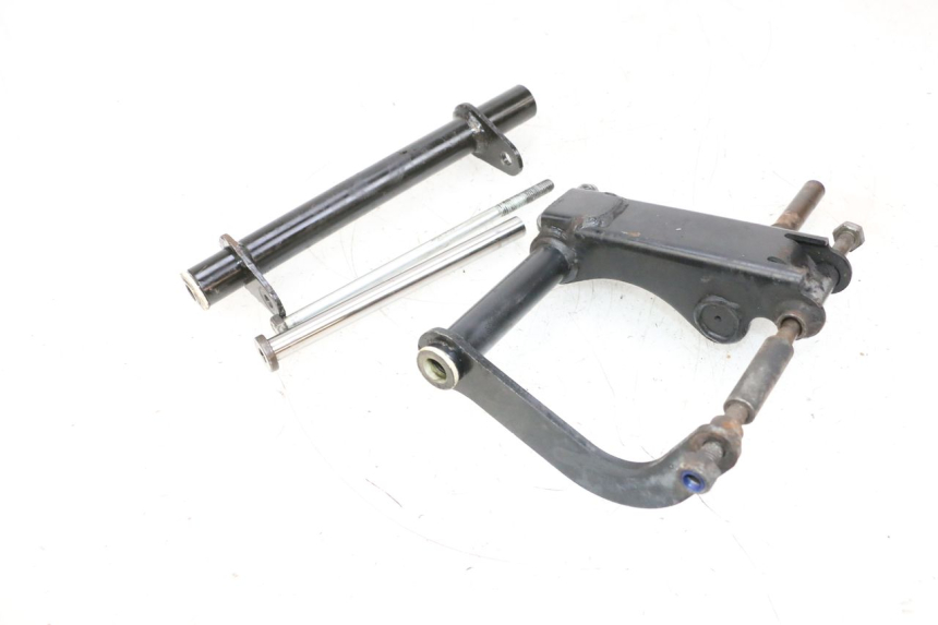 photo de ENGINE MOUNT PIAGGIO VESPA GTS SUPER IE 125 (2009 - 2016) - Main view