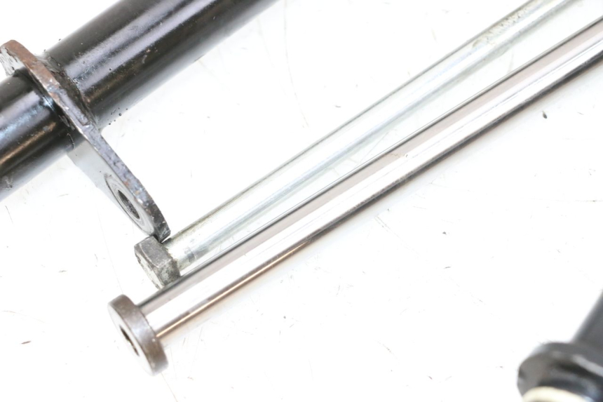 photo de ENGINE MOUNT PIAGGIO VESPA GTS SUPER IE 125 (2009 - 2016) - Component zoom