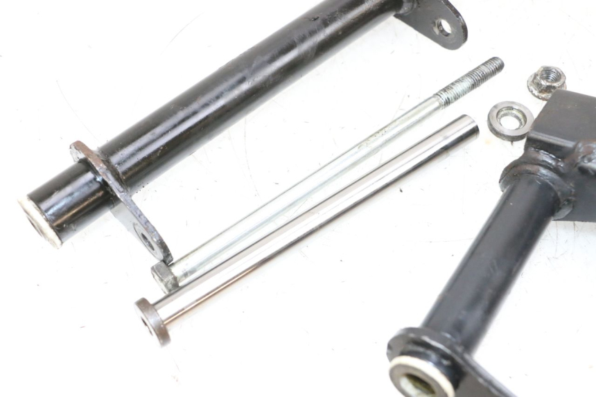 photo de ENGINE MOUNT PIAGGIO VESPA GTS SUPER IE 125 (2009 - 2016) - Supplementary product photo