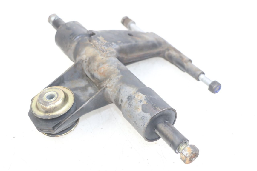 photo de ENGINE MOUNT PIAGGIO VESPA LXV 125 (2006 - 2009) - Component detail