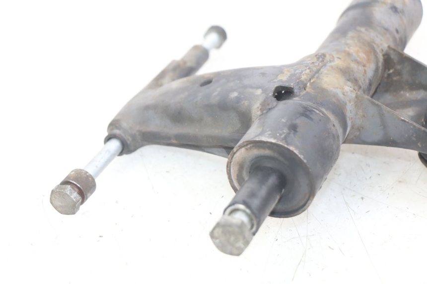 photo de ENGINE MOUNT PIAGGIO VESPA LXV 125 (2006 - 2009) - Zoom on usage condition