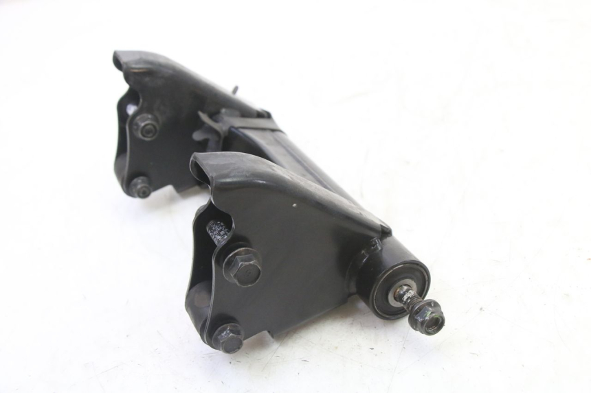 photo de ENGINE MOUNT YAMAHA XMAX X-MAX 125 (2021 - 2025) - Technical close-up