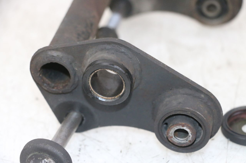 photo de ENGINE MOUNT YAMAHA FZS FAZER 600 (2001 - 2003) - Zoom on usage condition