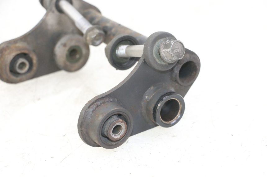 photo de ENGINE MOUNT YAMAHA FZS FAZER 600 (2001 - 2003) - Surface and material condition