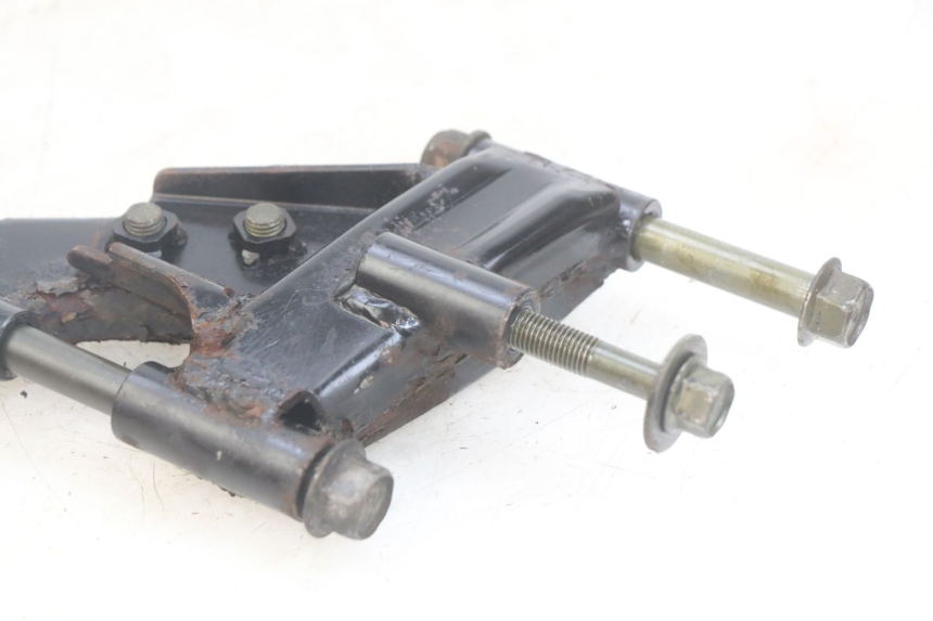 photo de ENGINE SUPPORT YAMAHA YP MAJESTY 400 (2004 - 2008) - Fixing points details