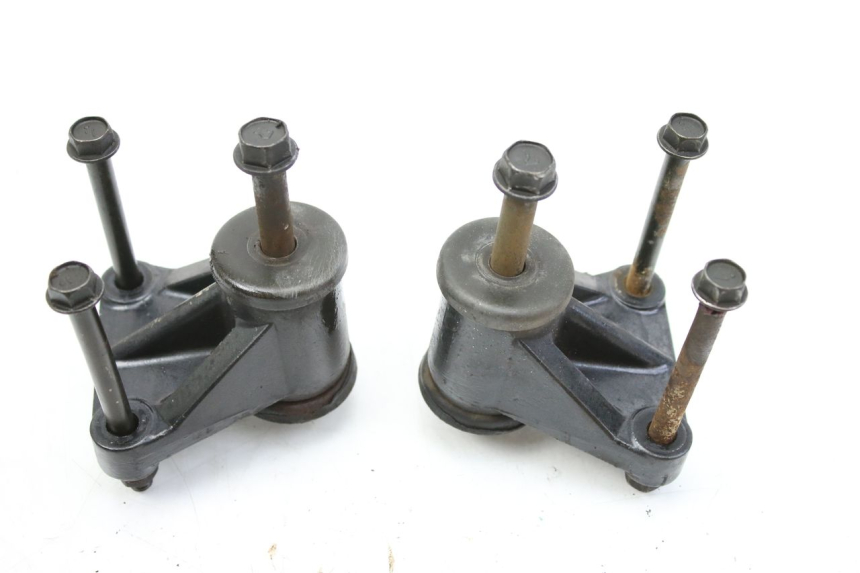 photo de ENGINE MOUNT KAWASAKI ZEPHYR 1100 ( - 1995) - Component detail