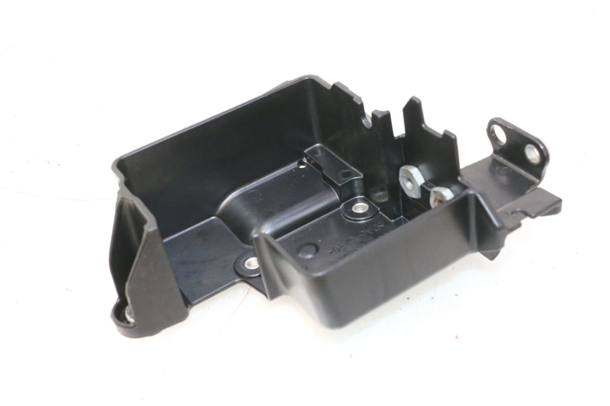 photo de ABS PUMP BRACKET PIAGGIO MP3 HPE 530 (2022 - 2026) - Alternative perspective
