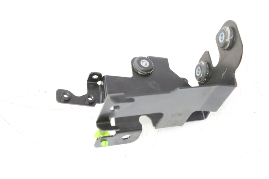 photo de ABS PUMP BRACKET PEUGEOT SATELIS 125 (2013 - 2018) - Zoom on usage condition