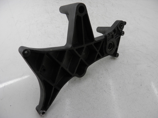 photo de EXHAUST MOUNT KYMCO XCITING RI ABS 500 (2010) - Zoom on usage condition