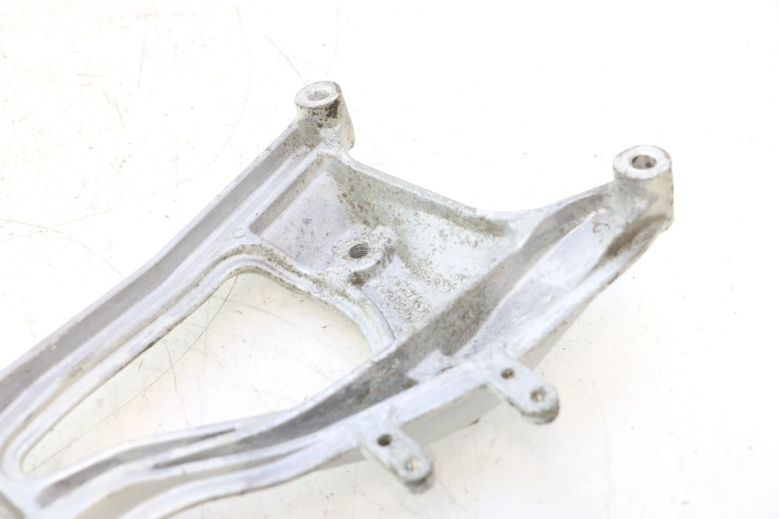photo de EXHAUST MOUNT CF MOTO E-CHARM 125 (2005 - 2008) - Zoom on usage condition
