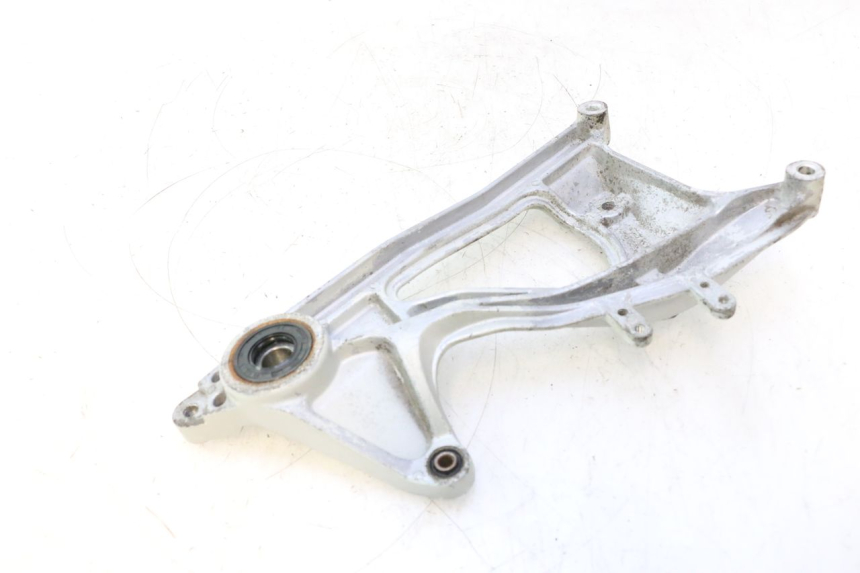 photo de EXHAUST MOUNT CF MOTO E-CHARM 125 (2005 - 2008) - Alternative perspective