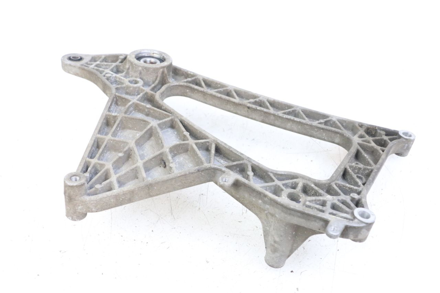 photo de EXHAUST MOUNT PEUGEOT GEOPOLIS RS 125 (2007 - 2009) - Component detail