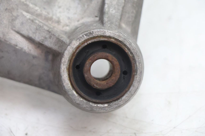 photo de EXHAUST MOUNT GILERA GP 800 (2007 - 2013) - Technical close-up