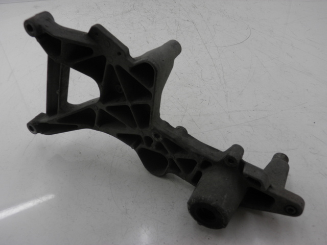 photo de EXHAUST MOUNT HONDA FES PANTHEON 125 (2003 - 2007) - Main view