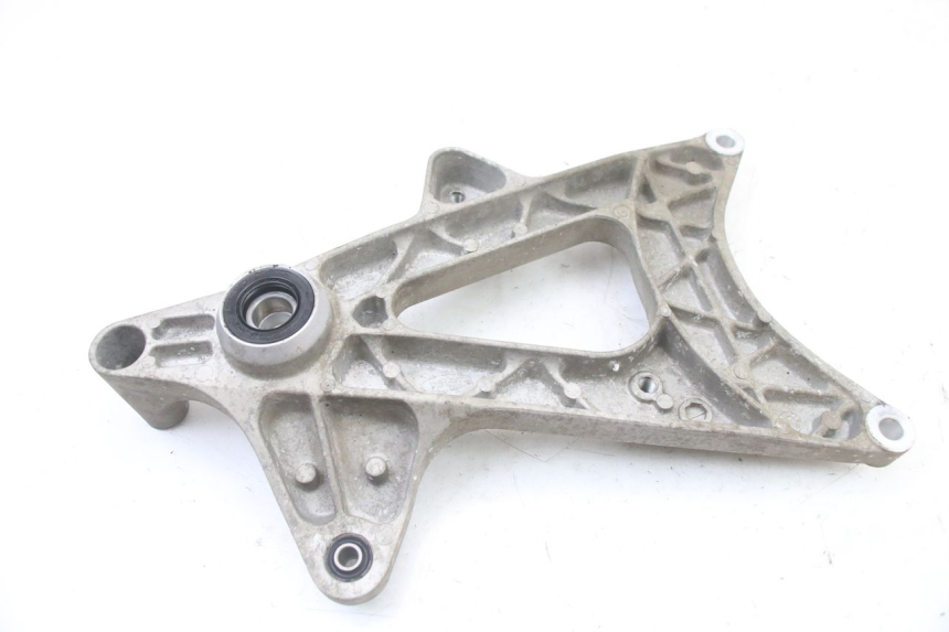 photo de EXHAUST MOUNT HONDA PCX (JF57/JF64) 125 (2014 - 2018) - Technical close-up