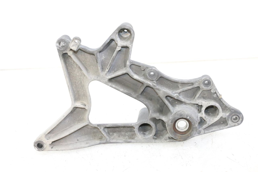 photo de EXHAUST MOUNT SYM JOYMAX 125 (2010 - 2017) - Alternative perspective