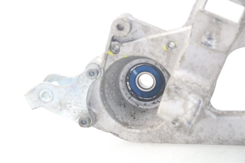 photo de EXHAUST MOUNT PIAGGIO MP3 HPE 500 (2019 - 2022) - Technical close-up