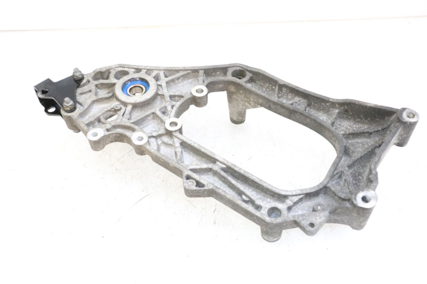 photo de EXHAUST MOUNT PIAGGIO MP3 HPE 350 (2018 - 2020) - Zoom on usage condition