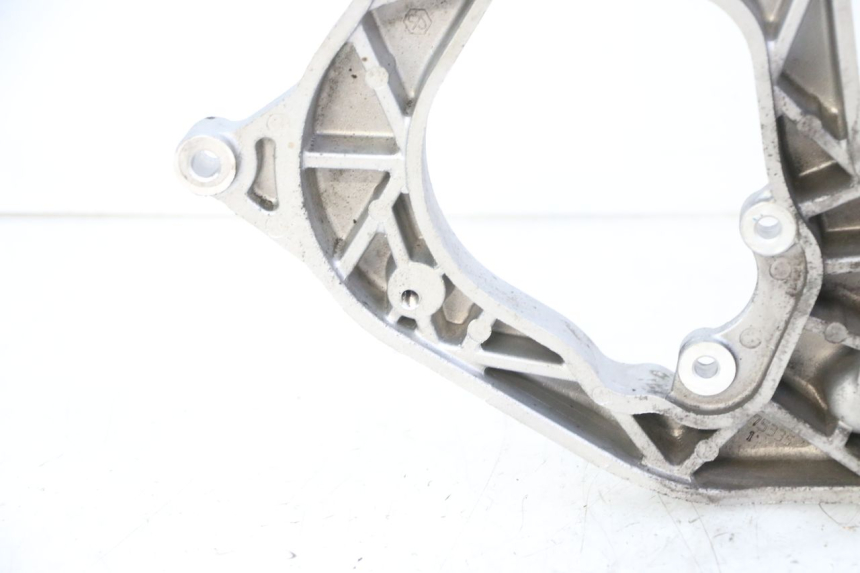 photo de EXHAUST MOUNT PIAGGIO MP3 HPE 310 (2024 - 2025) - Alternative perspective