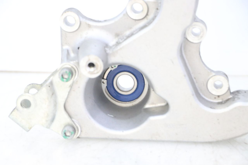 photo de EXHAUST MOUNT PIAGGIO MP3 HPE 310 (2024 - 2025) - Fixing points details