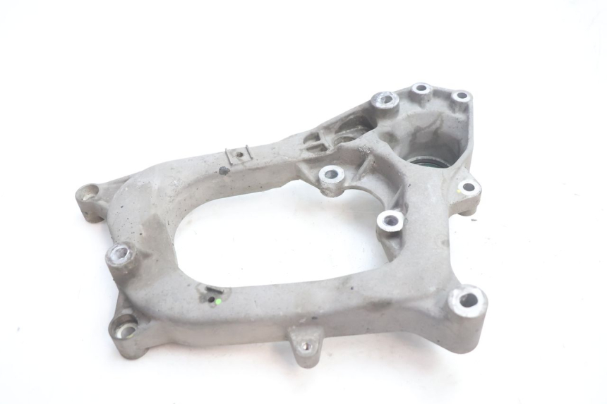 photo de EXHAUST MOUNT PIAGGIO MP3 LT 300 (2010 - 2016) - Zoom on usage condition