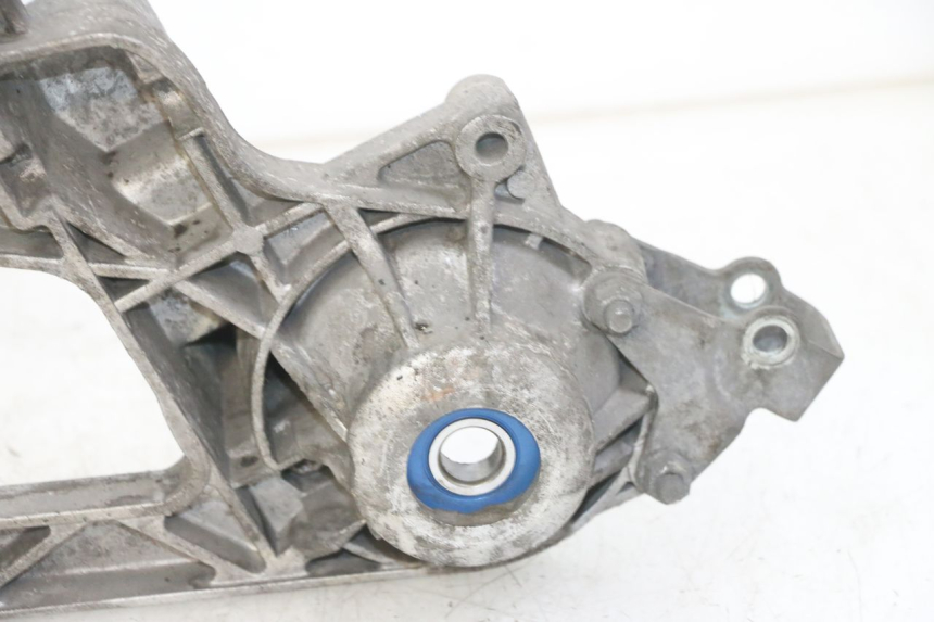 photo de EXHAUST MOUNT PIAGGIO MP3 500 (2011 - 2015) - Zoom on usage condition