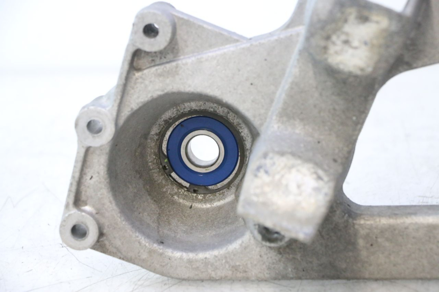 photo de EXHAUST MOUNT PIAGGIO MP3 500 (2011 - 2015) - Alternative perspective