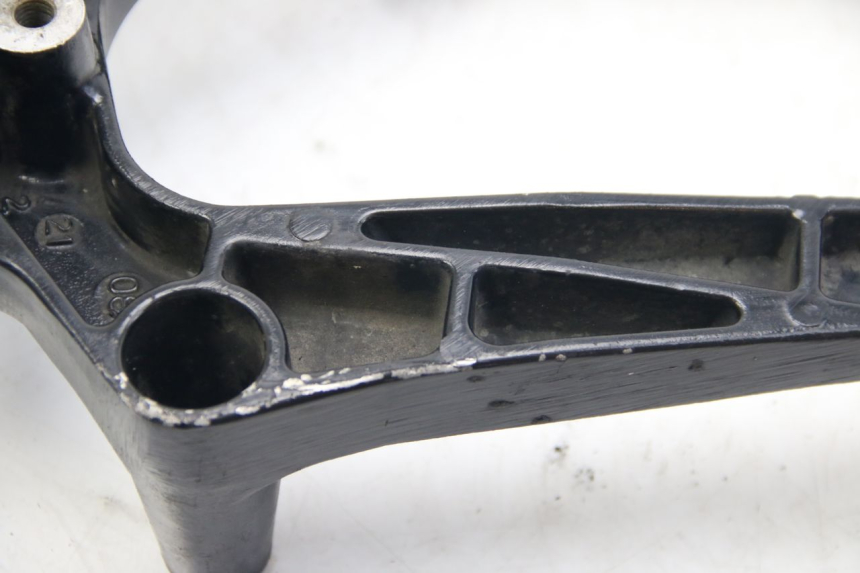 photo de POT SUPPORT SUZUKI SIXTEEN 125 (2008 - 2010) - Alternative perspective