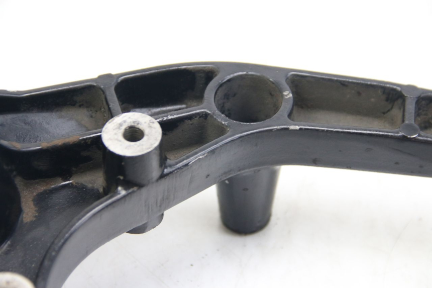 photo de POT SUPPORT SUZUKI SIXTEEN 125 (2008 - 2010) - Fixing points details