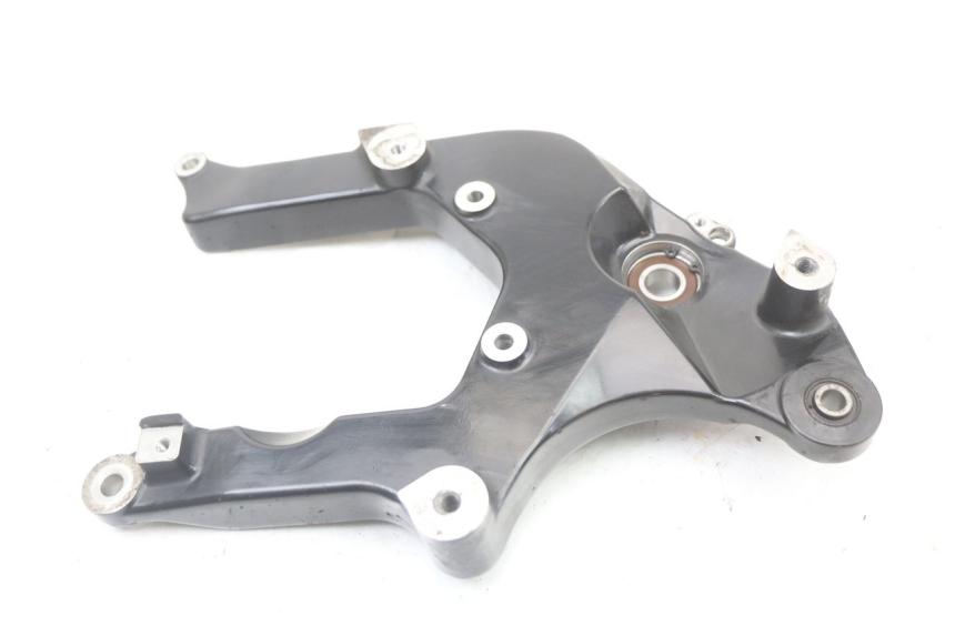 photo de EXHAUST MOUNT SUZUKI BURGMAN 125 (2018 - 2021) - Component detail