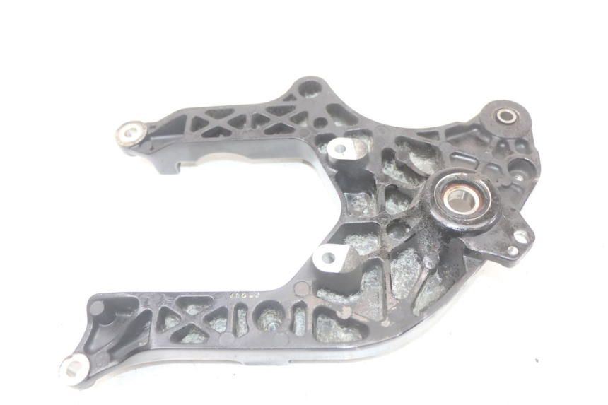 photo de EXHAUST MOUNT SUZUKI BURGMAN 125 (2018 - 2021) - Zoom on usage condition