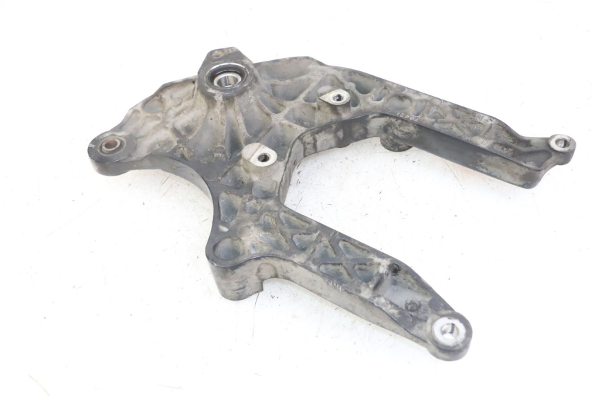 photo de EXHAUST MOUNT SUZUKI BURGMAN 125 (2018 - 2021) - Zoom on usage condition