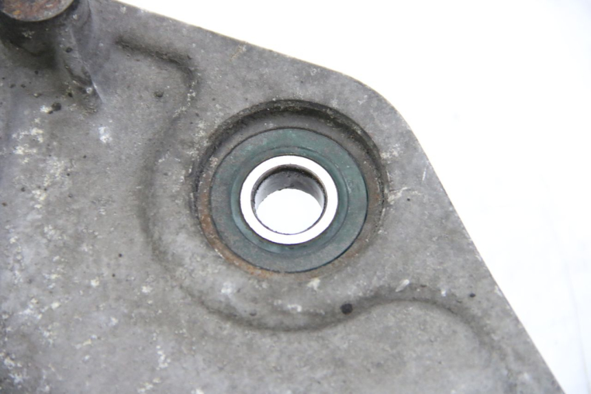 photo de POT SUPPORT PIAGGIO VESPA GRANTURISMO 125 (2003 - 2007) - Fixing points details