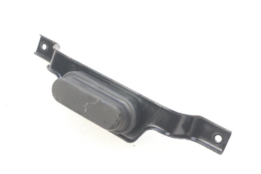 photo de TANK BRACKET KYMCO AGILITY 4T 50 (2005 - 2018) - Zoom on usage condition