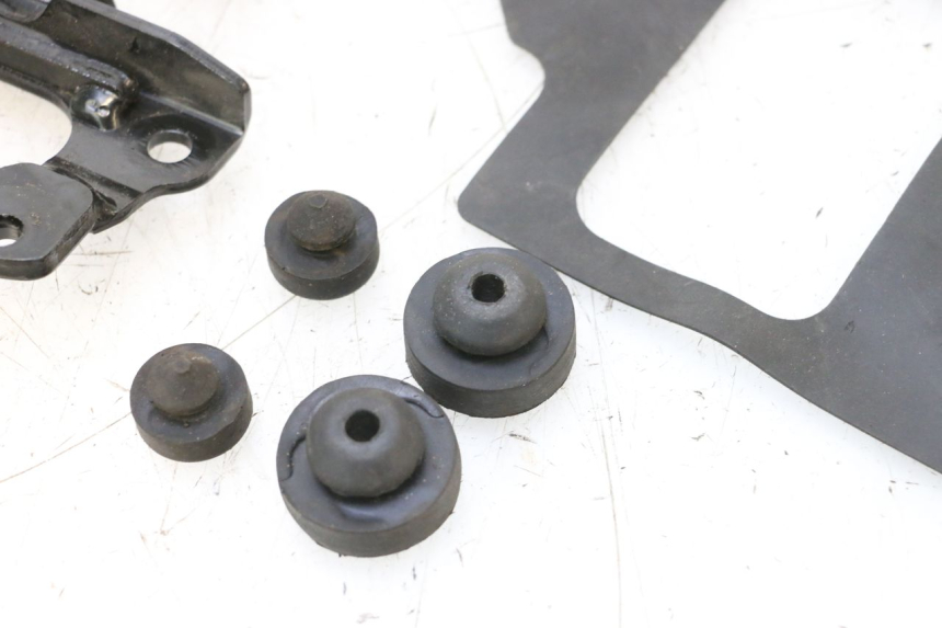 photo de FUEL TANK MOUNT KAWASAKI ER-6 ER6 F ABS 650 (2012 - 2016) - Zoom on usage condition
