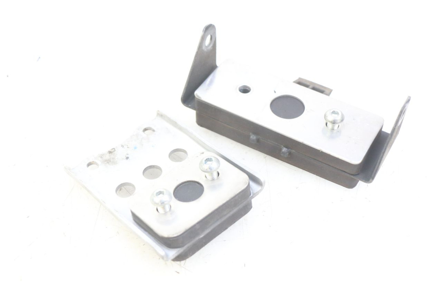 photo de TANK BRACKET YAMAHA FJR ABS 1300 (2006 - 2012) - Zoom on usage condition